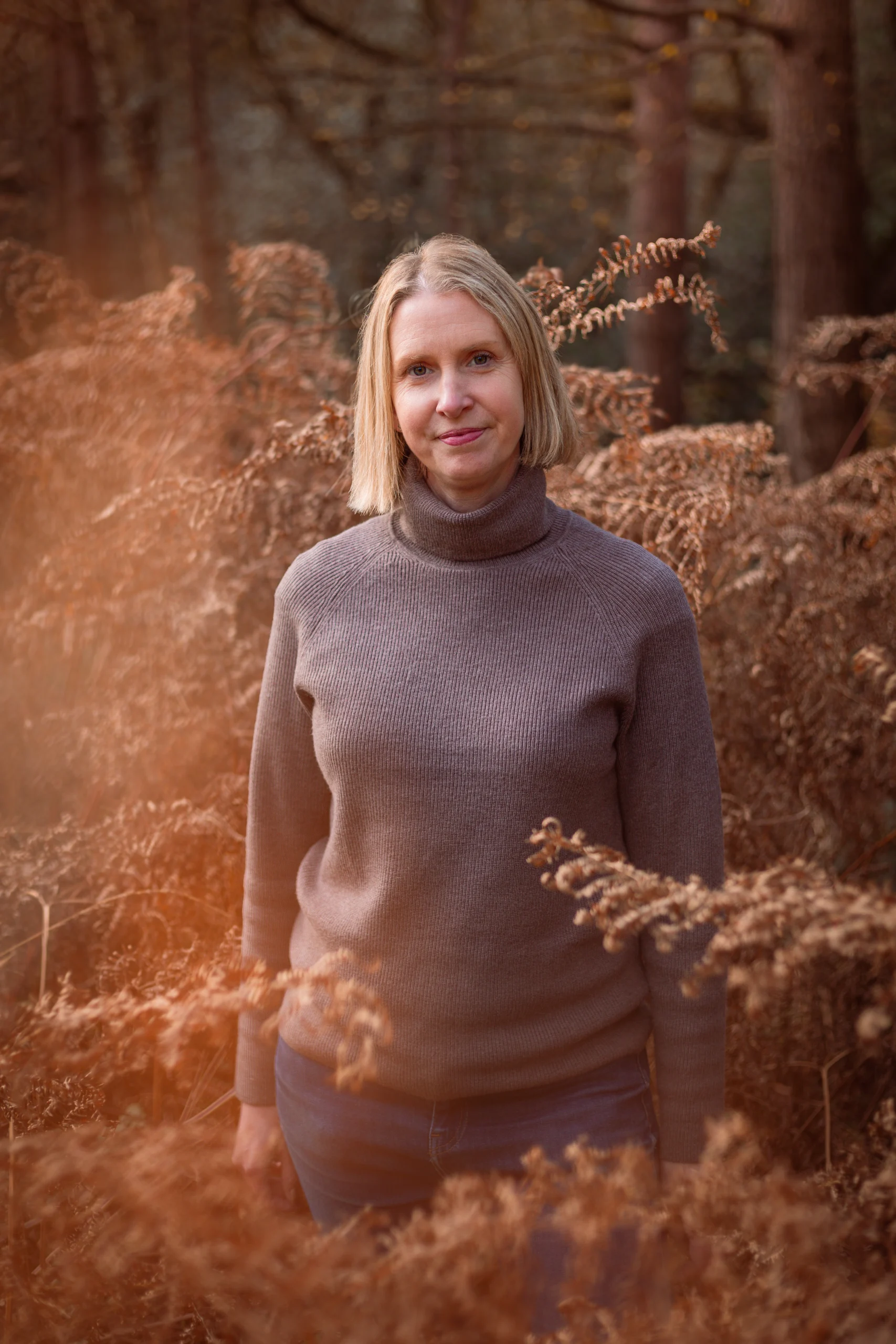 Portrait of Sarah Thomas, BACP registered counsellor in Horsham offering in-person and online therapy